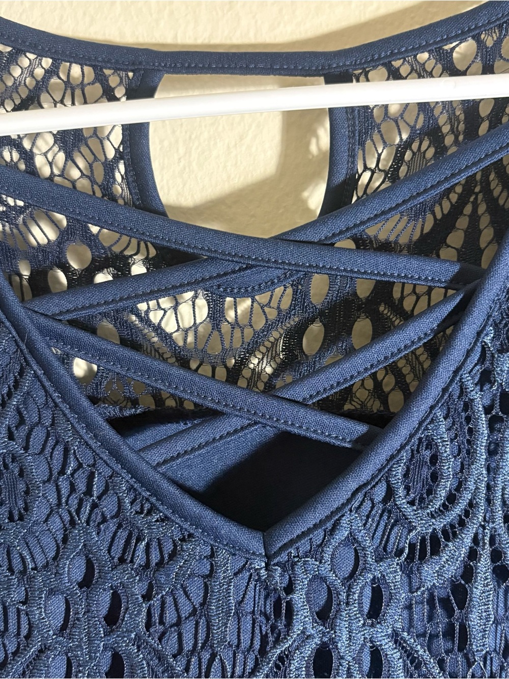 Women's Navy No Boundaries Lace V-Neck Top Size XL - Picture 3 of 5